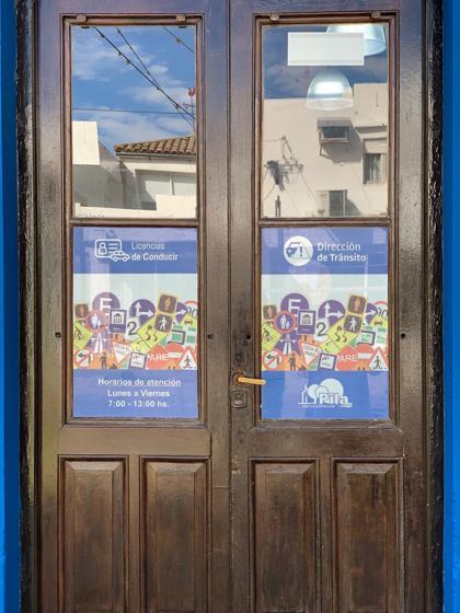 Dirección de Tránsito · puertas